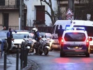 Тулузский убийца не сдается уже 16 часов Тулузский убийца не сдается уже 16 часов