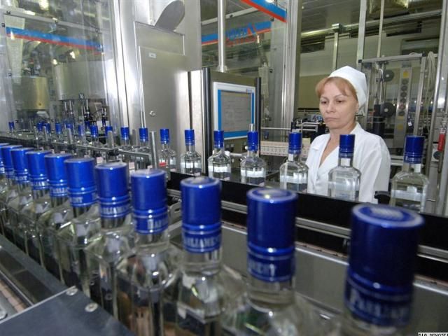 Водка подорожает из-за чипов на бутылках Водка подорожает из-за чипов на бутылках