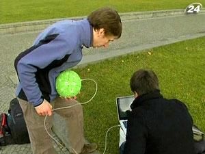 Робити панорамні фото тепер можна за допомогою м'яча Робити панорамні фото тепер можна за допомогою м'яча