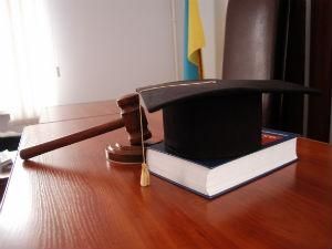 Депутата за вбивство засудили до 2 років умовно Депутата за вбивство засудили до 2 років умовно