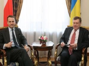 Грищенко із Сікорським обговорив питання двосторонніх відносин