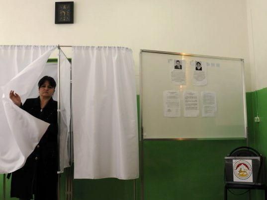 В самопровозглашенной Южной Осетии вновь выбирают президента В самопровозглашенной Южной Осетии вновь выбирают президента