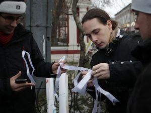 У Москві затримали 33 людини з білими стрічками