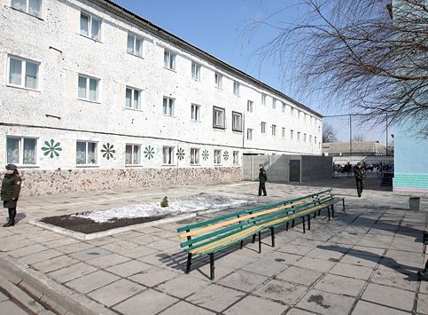 Тюремщики: В Качановской колонии еще 150 таких, как Тимошенко