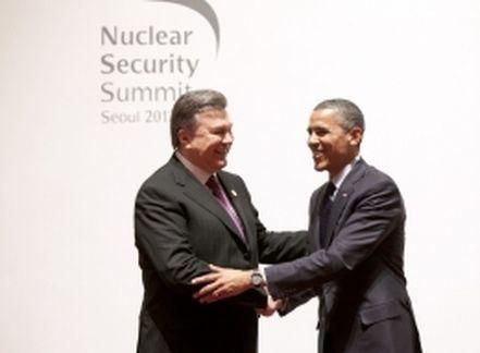 Янукович и Обама встретились за закрытыми дверями