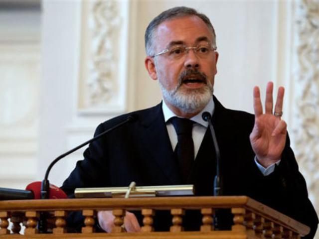 У Табачника заказали учебник для первоклассников по 647 гривен У Табачника заказали учебник для первоклассников по 647 гривен