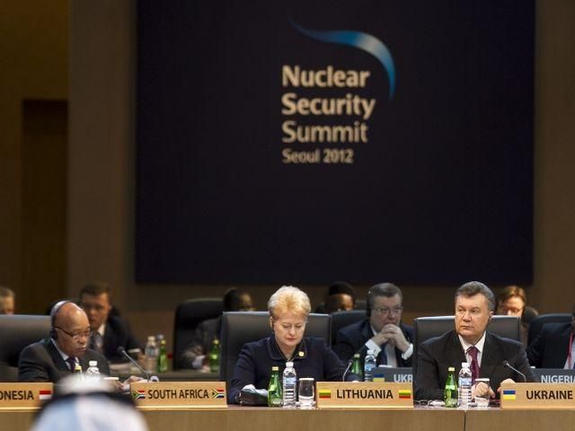 Янукович на ядерном саммите в Сеуле