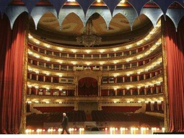 Фирташ хочет избавить театры от уплаты НДС Фирташ хочет избавить театры от уплаты НДС