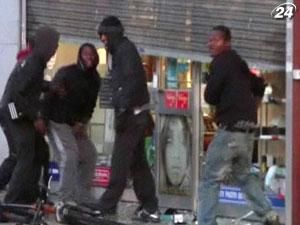 Причина лондонських погромів у серпні 2011 - погане виховання молоді Причина лондонських погромів у серпні 2011 - погане виховання молоді