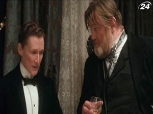 "Таємничий Альберт Ноббс": Офіціант шукає спільну мову з дивними постояльцями готелю "Таємничий Альберт Ноббс": Офіціант шукає спільну мову з дивними постояльцями готелю