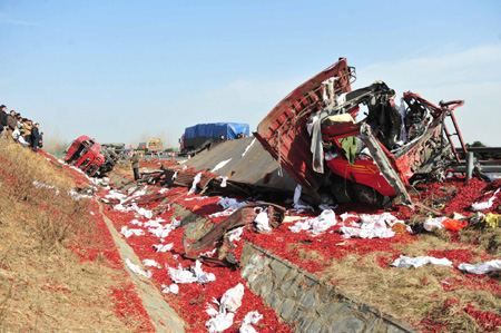 У Китаї вибухнула вантажівка з піротехнікою, 4 загинуло