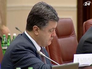 Порошенко приступил к работе без торжественного поздравления Порошенко приступил к работе без торжественного поздравления