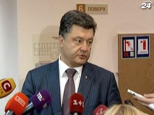 Порошенко: 2 апреля Кабмин рассмотрит новую бюджетную резолюцию Порошенко: 2 апреля Кабмин рассмотрит новую бюджетную резолюцию