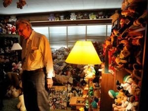 Пенсионер распродает 2500 плюшевых мишек Пенсионер распродает 2500 плюшевых мишек