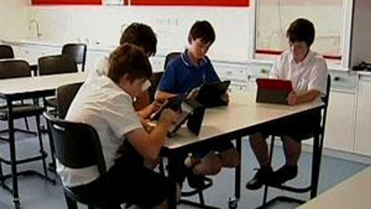 В одной из школ Австралии перешли на обучение на планшетных компьютерах