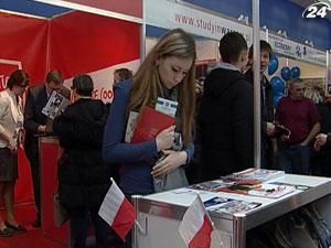 Українські студенти віддають перевагу освіті за кордоном - 29 березня 2012 - Телеканал новин 24