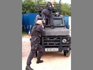 Британських спецназівців покарали за постановку фото Британських спецназівців покарали за постановку фото