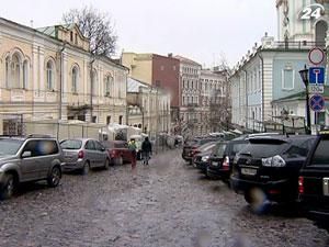 Почти 30% домов на Андреевском спуске начали трескаться