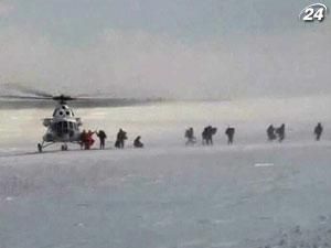 У Росії рятувальники зняли з крижини 675 рибалок, яких віднесло в море