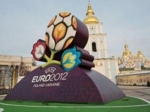 Дні матчів ЄВРО-2012 хочуть зробити вихідними