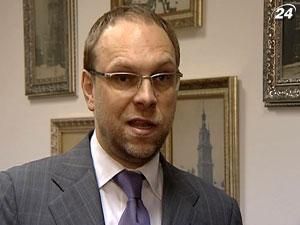 Власенко: Я не вижу юридических препятствий, чтобы лечить Тимошенко за пределами страны Власенко: Я не вижу юридических препятствий, чтобы лечить Тимошенко за пределами страны