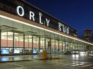 У Франції аеропорт скасував 135 рейсів через страйки диспетчерів У Франції аеропорт скасував 135 рейсів через страйки диспетчерів