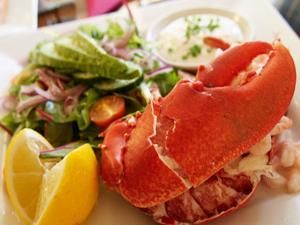 В столовых депутатам будут подавать лобстеров и осетровую икру В столовых депутатам будут подавать лобстеров и осетровую икру