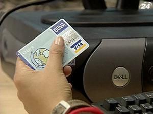 Експерти: 90% онлайн-покупок оплачують краденими картами