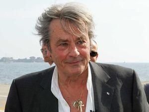 Актора Ален Делона госпіталізували у лікарню Актора Ален Делона госпіталізували у лікарню