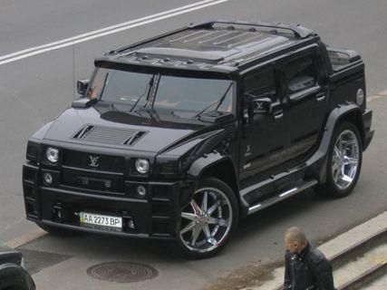 Рэпер на джипе поконфликтовал с пешеходом. Пешеход в больнице Рэпер на джипе поконфликтовал с пешеходом. Пешеход в больнице