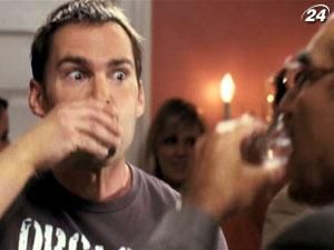 "Американський пиріг-4": Старі шкільні друзі зустрічаються за 10 років "Американський пиріг-4": Старі шкільні друзі зустрічаються за 10 років