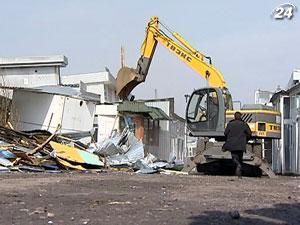 Киевская власть публично уничтожила предварительно демонтированные киоски