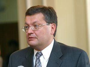 В Нидерландах Грищенко просил отменить визы для украинцев В Нидерландах Грищенко просил отменить визы для украинцев