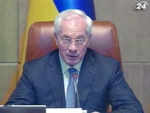 Азаров доручив Тігіпку зайнятись працевлаштуванням населення Азаров доручив Тігіпку зайнятись працевлаштуванням населення