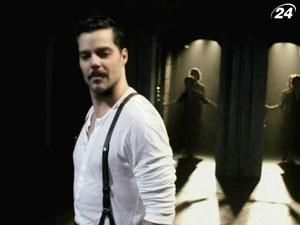 Рики Мартин вернулся на Бродвей с премьерой "Эвиты" Рики Мартин вернулся на Бродвей с премьерой "Эвиты"