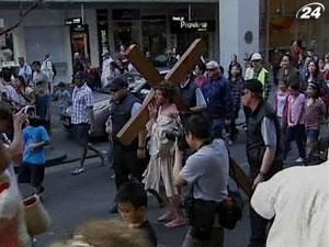 Католики и протестанты отмечают Великую пятницу