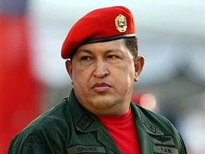 Уго Чавес со слезами на глазах попросил помощи у Бога