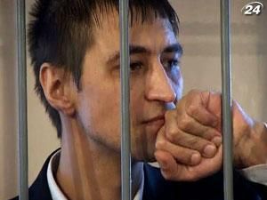 Мати Романа Ландіка вимагає у Коршунової повернути гроші Мати Романа Ландіка вимагає у Коршунової повернути гроші