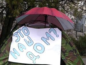 В Северодонецке 14 семей, которых выселяют из общежития, начали голодовку В Северодонецке 14 семей, которых выселяют из общежития, начали голодовку