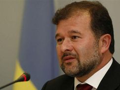 Балога: Тимошенко и Ющенко нужно было дать должности, потому что "сильный подает руку слабому"
