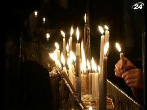 В Иерусалиме сотни паломников приняли участие в Пасхальной литургии В Иерусалиме сотни паломников приняли участие в Пасхальной литургии