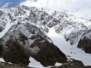 Число жертв лавины в Пакистане увеличилось до 135 человек
