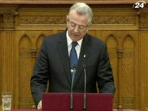 Підсумки тижня: Президент Угорщини пішов у відставку через плагіат