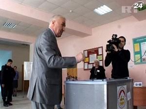 На виборах президента самопроголошеної республіки Південна Осетія переміг екс-глава КДБ Тібілов