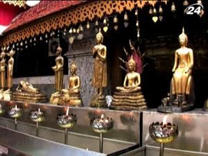 Таиланд называют страной тысяч храмов Таиланд называют страной тысяч храмов