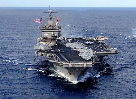 США направили в Персидский залив второй авианосец