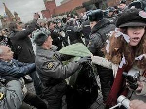 Московского оппозиционера осудили за палатку на Красной площади