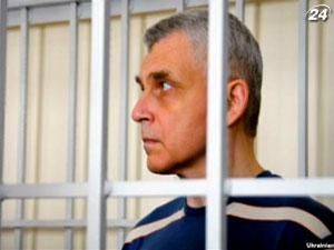 Итог дня: Иващенко судили в конвойных комнате и на носилках Итог дня: Иващенко судили в конвойных комнате и на носилках