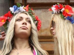 Активистки FEMEN протестовали против запрета абортов