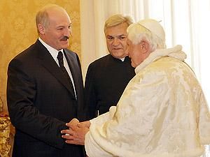 Лукашенко обіцяє тісно співпрацювати з католицькою церквою